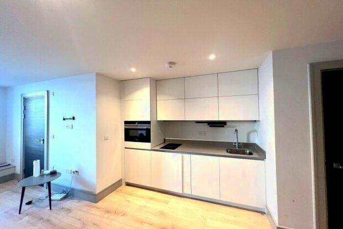 Studio To Rent In Market Square, Uxbridge, UB8