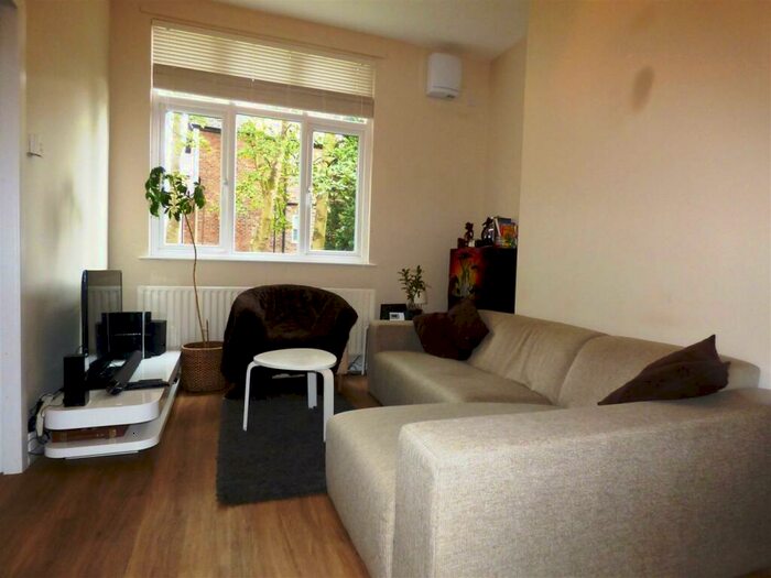 1 Bedroom Flat To Rent In Hastings Avenue, , Chorlton, Manchester, M21