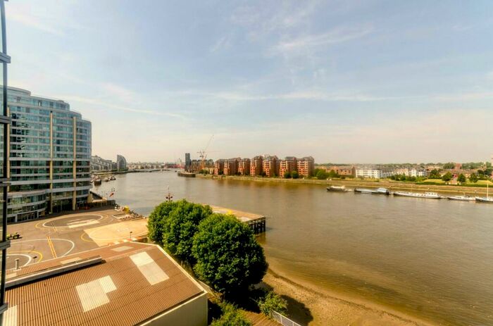 2 Bedroom Flat To Rent In Falcon Wharf, Battersea, London, SW11