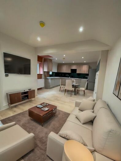 1 Bedroom Flat To Rent In High Street, Woking, GU21