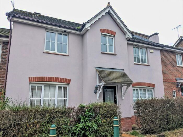 3 Bedroom House To Rent In Crozier Terrace, Chancellor Park, Chelmsford, CM2