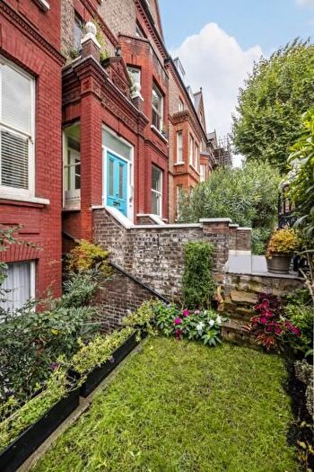 1 Bedroom Flat To Rent In Netherhall Gardens, Hampstead, London, NW3
