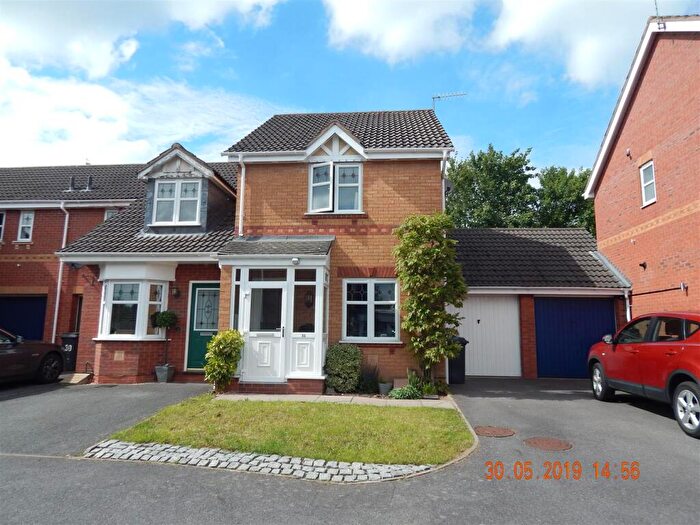 2 Bedroom Link Detached House To Rent In Marchwood Close, Redditch, B97