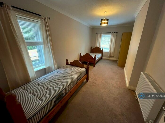 2 Bedroom Flat To Rent In Bodorgan House, Bournemouth, BH2