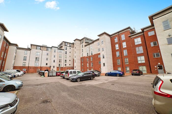 2 Bedroom Flat For Sale In Stockwell Gate, Mansfield, Nottinghamshire, NG18