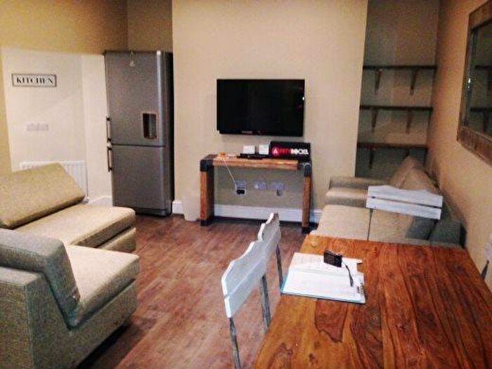 6 Bedroom House To Rent In Sutton Street, Durham, DH1