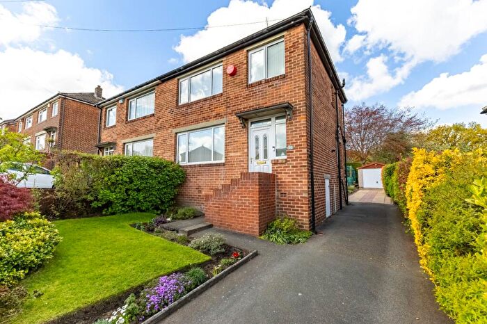 3 Bedroom Semi-Detached House For Sale In Deyne Road, Netherton, Huddersfield, HD4