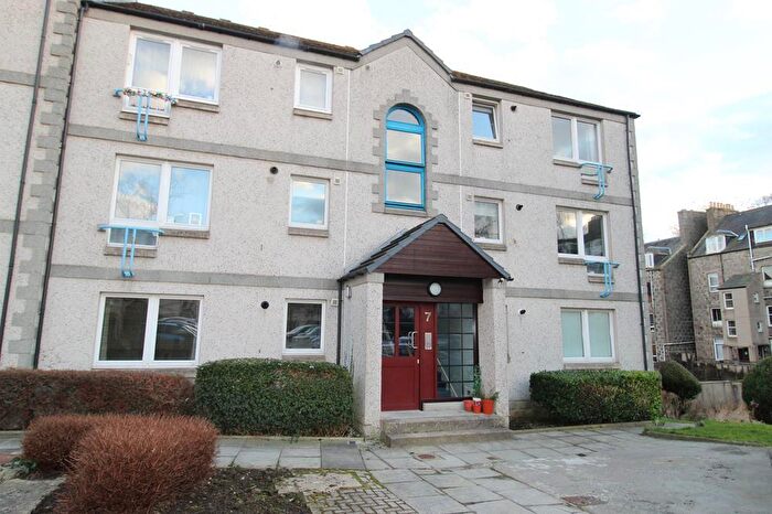 2 Bedroom Flat To Rent In Rosebank Gardens, Ground Floor, AB11