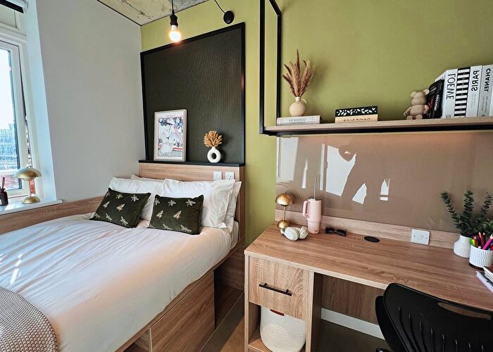 Studio To Rent In Avonmouth Street, London, SE1