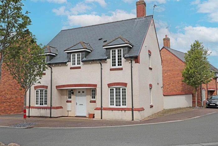 4 Bedroom Detached House For Sale In Haddenham, Buckinghamshire, HP17