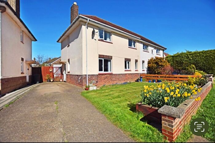 3 Bedroom Semi-Detached House For Sale In Ewenfield Road, Finedon, NN9