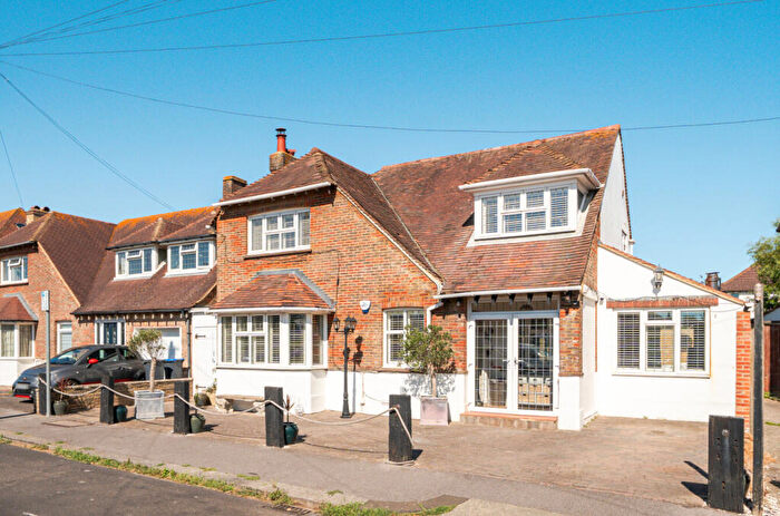 3 Bedroom Link Detached House For Sale In Ophir Road, Worthing, West Sussex, BN11