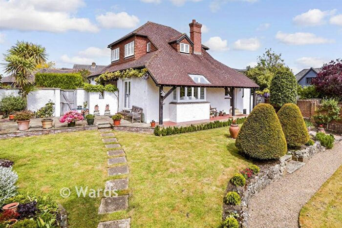 4 Bedroom Chalet For Sale In The Street, Bearsted, Maidstone, Kent, ME14