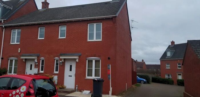 3 Bedroom Semi-Detached House To Rent In Rowan Close, Desborough, Northants, NN14