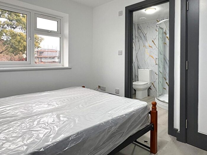 1 Bedroom Studio To Rent In Conway Road, Whitton, TW4