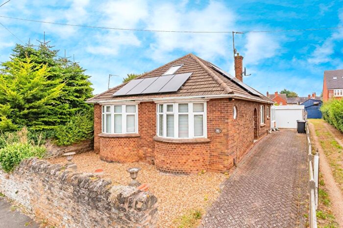 2 Bedroom Detached Bungalow For Sale In Saffron Road, Higham Ferrers, NN10