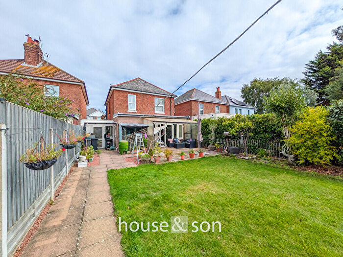 3 Bedroom Detached House For Sale In Cowper Road, Bournemouth, BH9