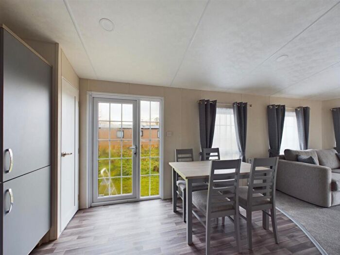 2 Bedroom Chalet For Sale In Coots Lane, Mumby, Alford, LN13