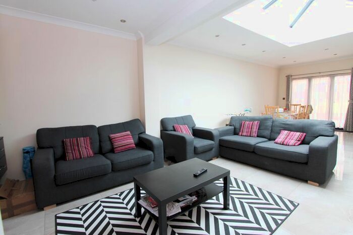 4 Bedroom Terraced House To Rent In Cressage Close, Southall, UB1