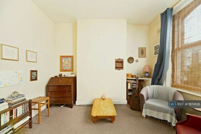 Studio To Rent In Dartmouth Park Hill, London, NW5