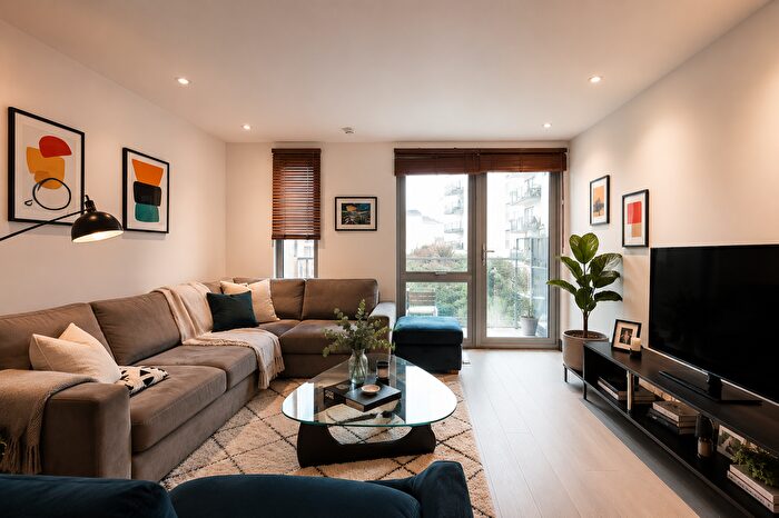 2 Bedroom Flat For Sale In Wick Lane, London, E3