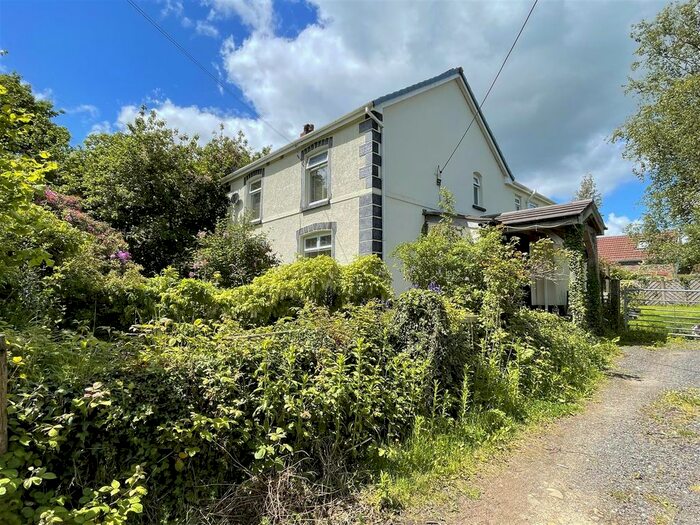 5 Bedroom Detached House For Sale In Llannon, Llanelli, SA14