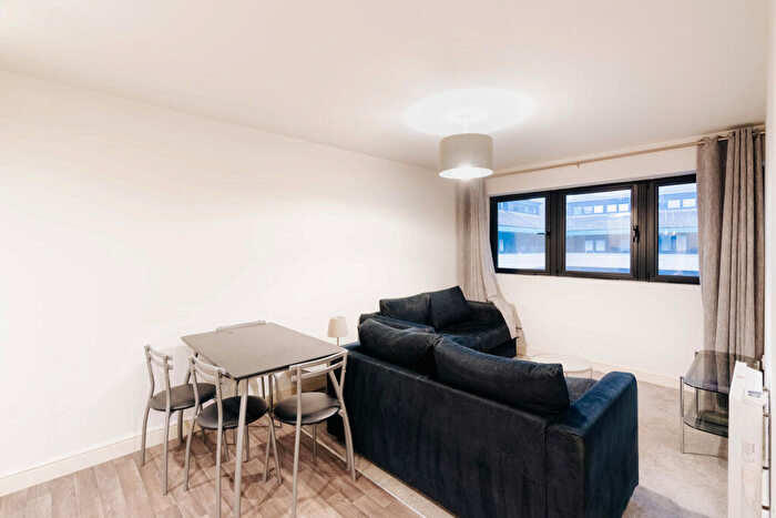 2 Bedroom Flat For Sale In Boulevard View, Whitchurch Lane, Bristol, Somerset, BS14