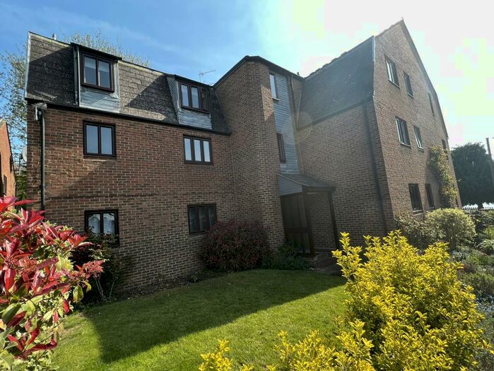2 Bedroom Apartment To Rent In Margetts Place, Lower Upnor, ME2