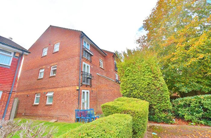 1 Bedroom Flat For Sale In Boveney Close, Windsor Meadows, Cippenham, SL1