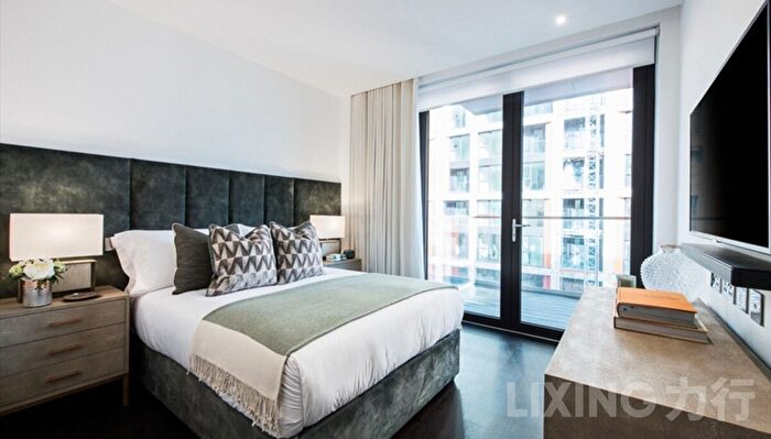 3 Bedroom Flat To Rent In Charles Clowes Walk, Nine Elms, SW11