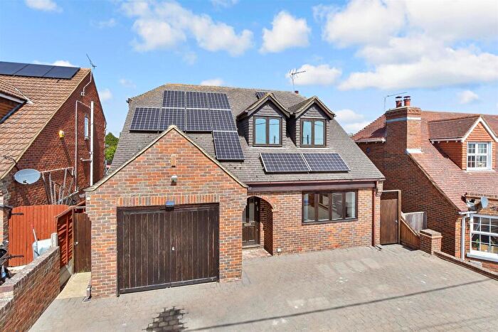 4 Bedroom Detached House For Sale In Cliff Drive, Warden, Sheerness, Kent, ME12