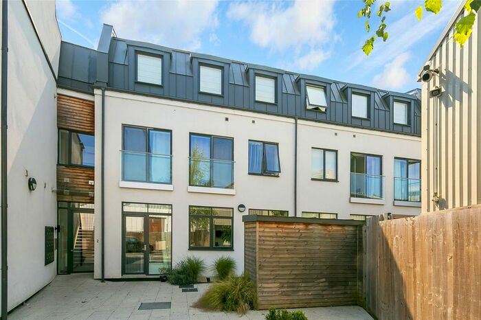 1 Bedroom Flat To Rent In Bardolph Road, Richmond, TW9