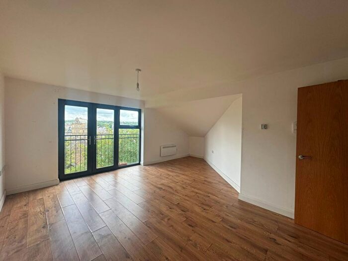 1 Bedroom Flat To Rent In Bank Parade, Burnley, BB11