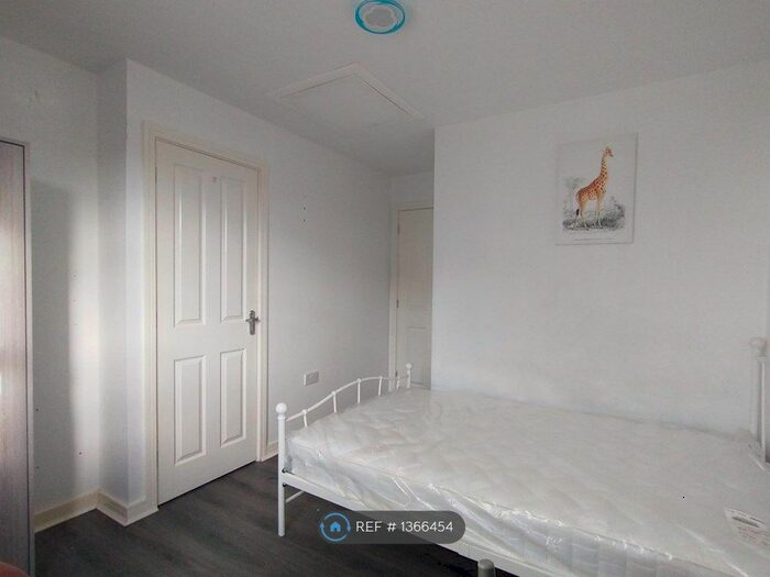 4 Bedroom Detached House To Rent In Terry Road, Coventry, CV3