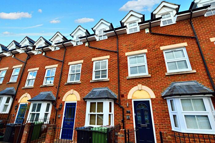 4 Bedroom House To Rent In Albion Road, St Albans, AL1