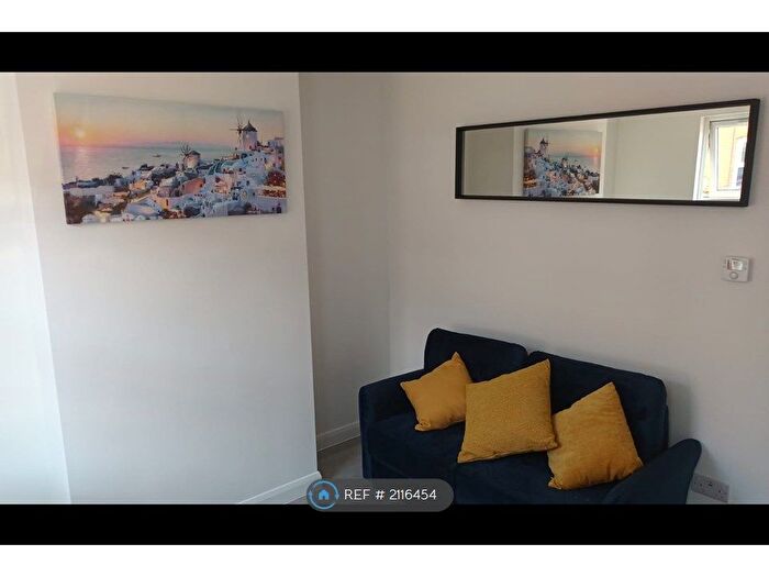 2 Bedroom Terraced House To Rent In Waldeck Street, Reading, RG1