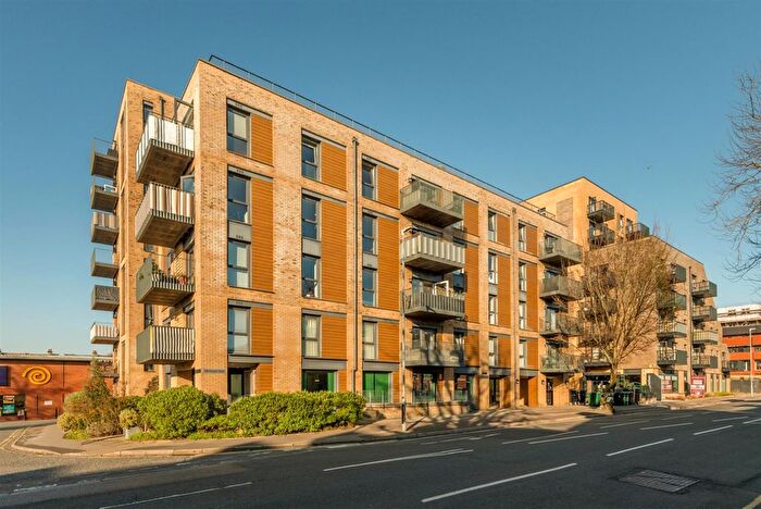 2 Bedroom Flat For Sale In Davigdor Road, Hove, BN3