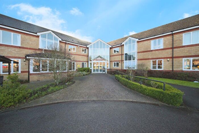 2 Bedroom Retirement Property For Sale In Hancock Drive, Luton, LU2