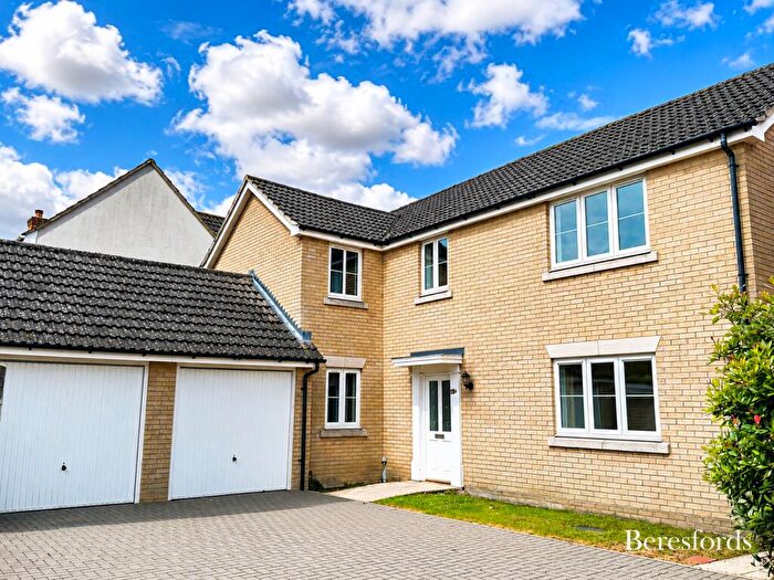 4 Bedroom Detached House To Rent In Bois Hall Gardens, CO9