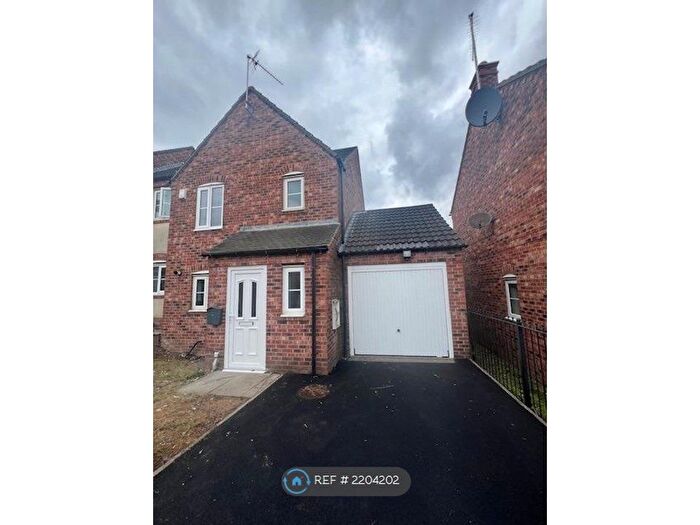 3 Bedroom Semi-Detached House To Rent In Windy House Lane, Sheffield, S2