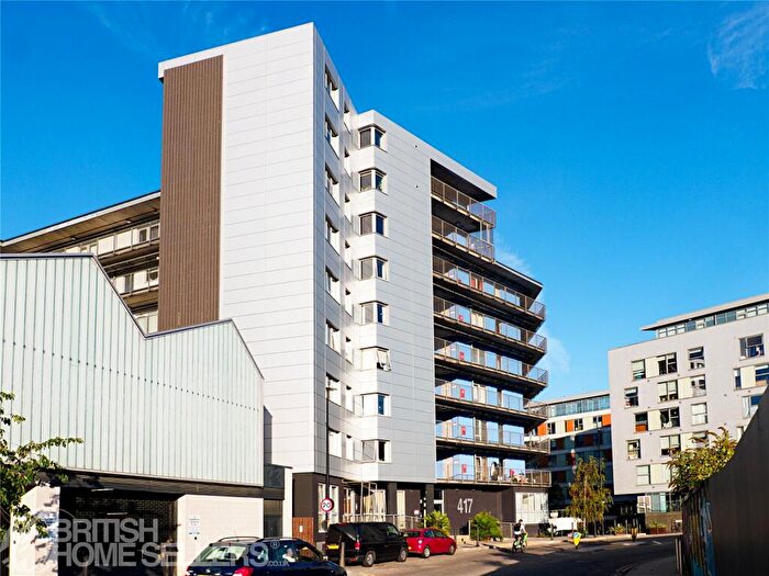 2 Bedroom Apartment For Sale In Wick Lane, London, E3