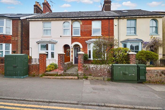 3 Bedroom Terraced House To Rent In Faversham Road, Kennington, Ashford, TN24