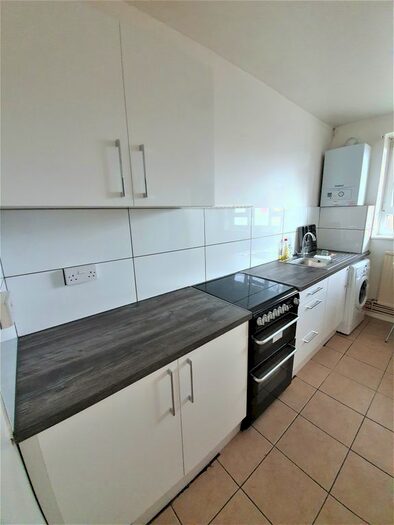 2 Bedroom Flat To Rent In Manor Road, London, N16