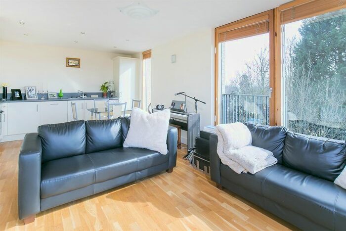 2 Bedroom Flat To Rent In Bennets Courtyard, Colliers Wood, SW19