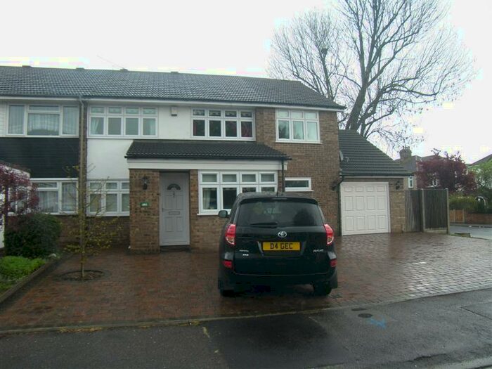 4 Bedroom Semi-Detached House To Rent In Cobill Close Hornchurch Essex, RM11