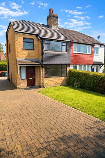 3 Bedroom Semi Detached House For Sale In Wensley Green, Leeds, LS7