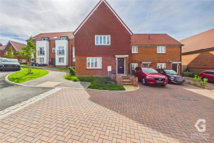 1 Bedroom Maisonette For Sale In Bewlands Drive, East Grinstead, West Sussex, RH19