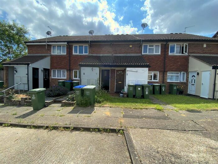 1 Bedroom Maisonette To Rent In Walker Close, Crayford, DA1