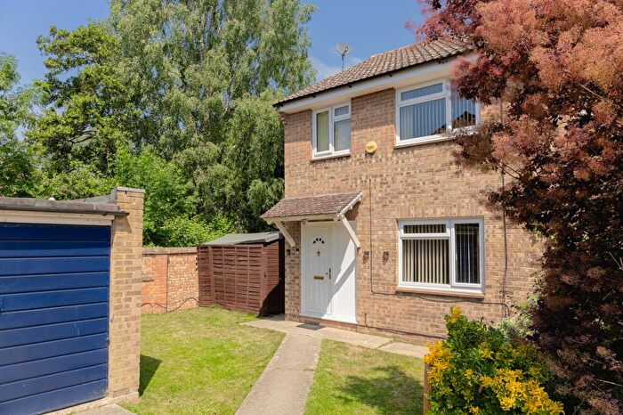 3 Bedroom Semi Detached House For Sale In Bernard Close, Yarnton, OX5