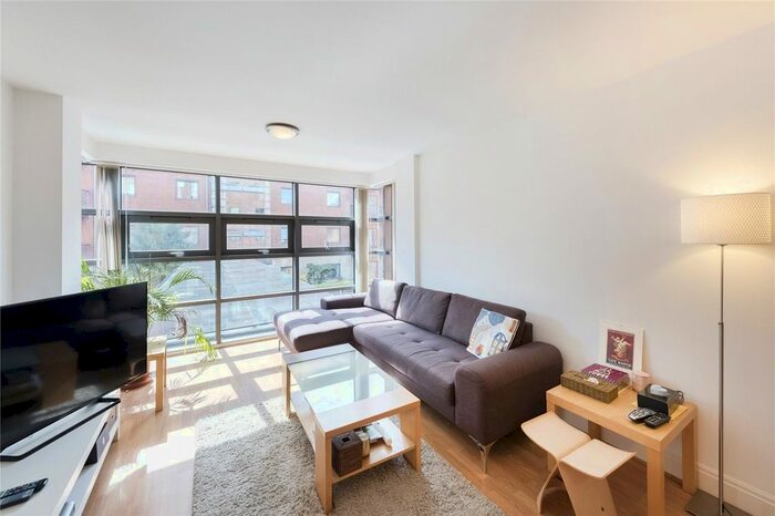 2 Bedroom Flat To Rent In Dolben Court, Montaigne Close, Westminster, London, SW1P